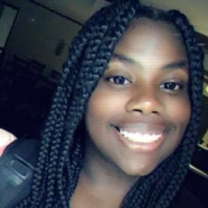 Meet your Posher, Amira